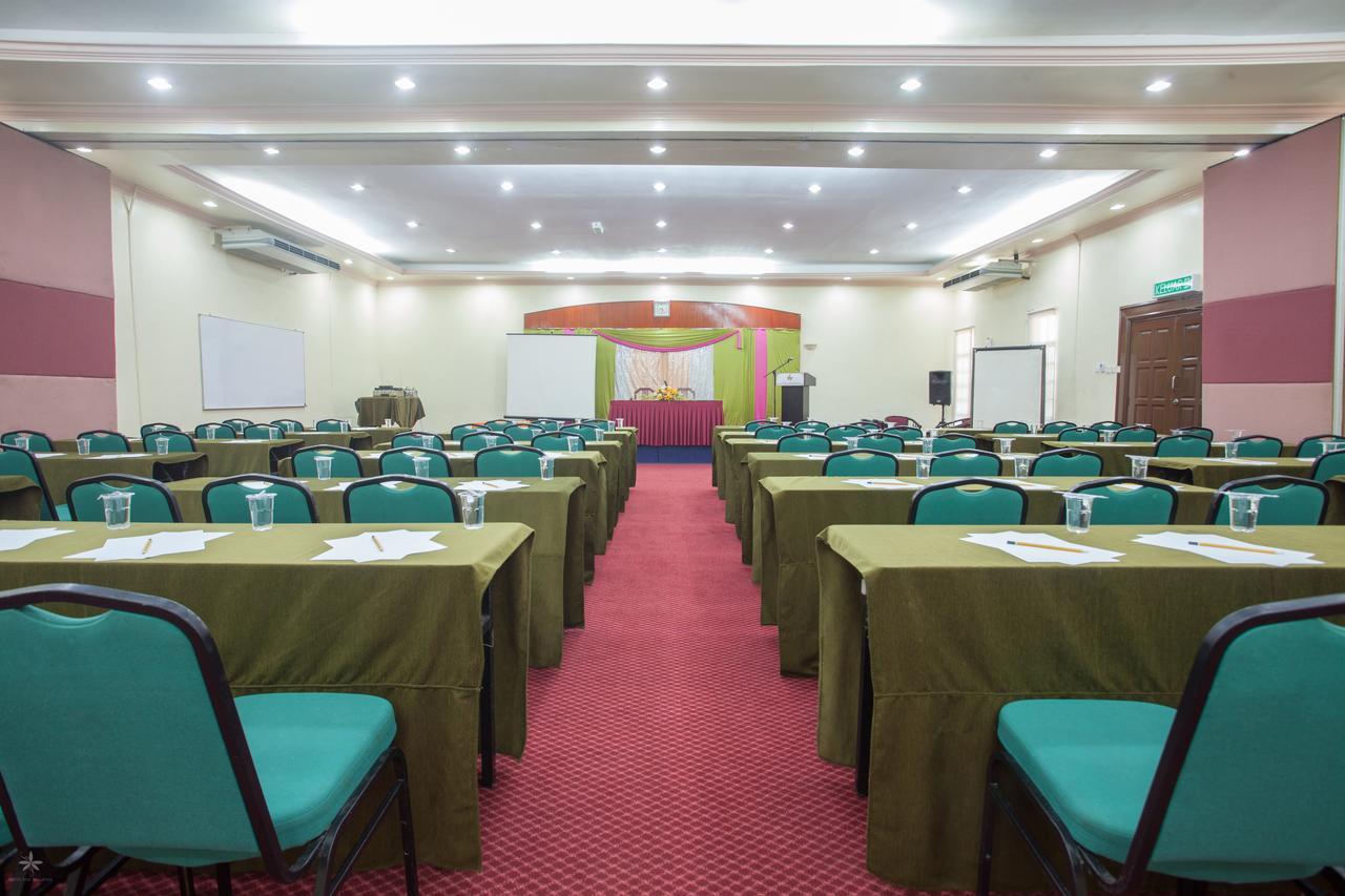 Hotel Seri Malaysia Rompin Куала Ромпин Екстериор снимка